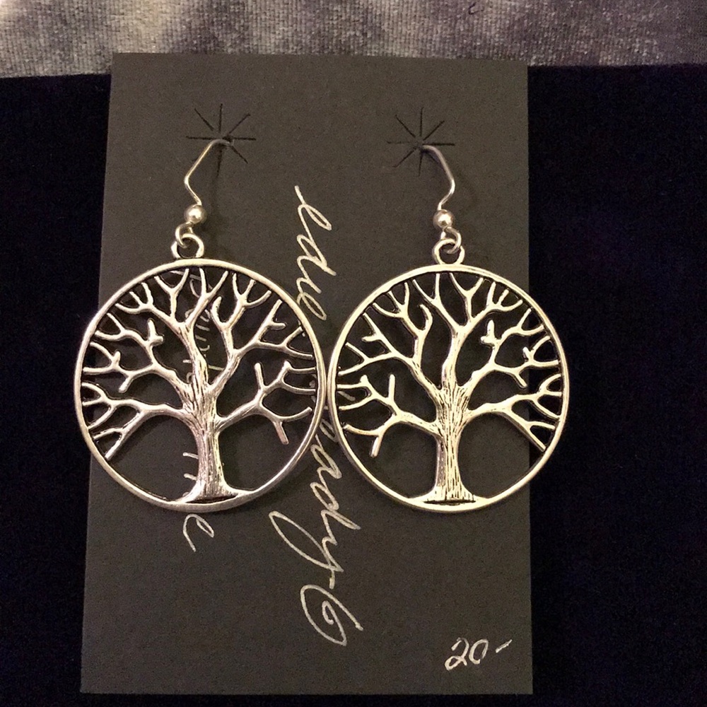 NWT Silver Tree if Life earrings